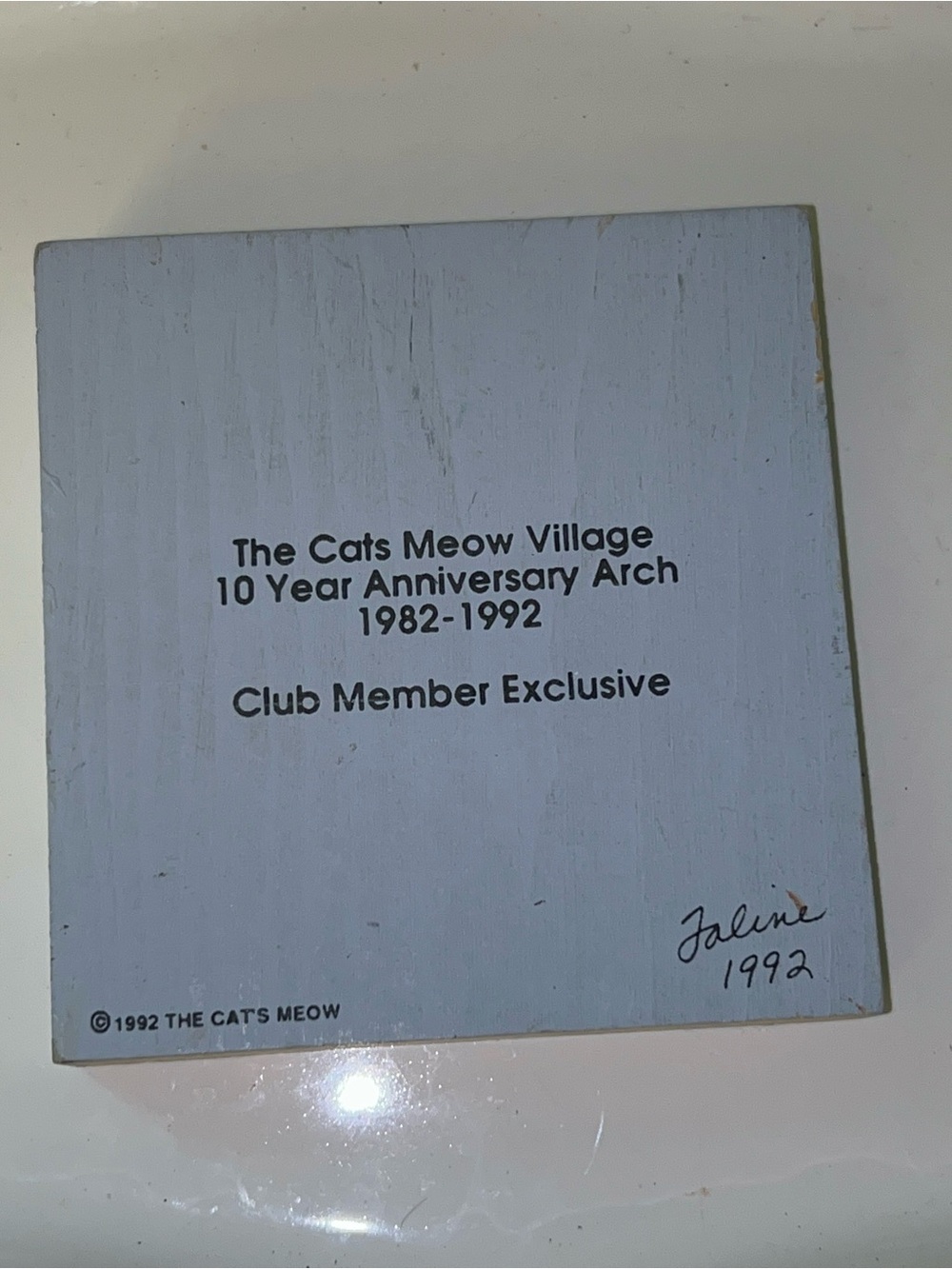 Vintage Cat's Meow Village 10-Year Anniversary Arch - Picture 2 of 4